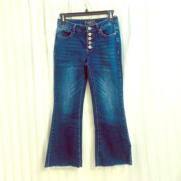 Rue 21 High Rise Crop Flare - size 2 - Picture 1 of 8